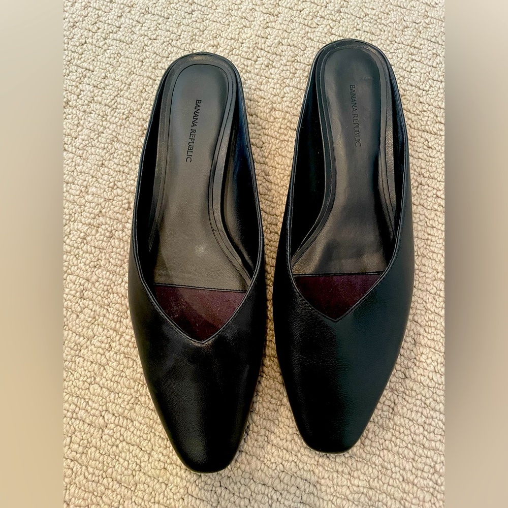 Banana Republic - Black Leather Mules - sz 10